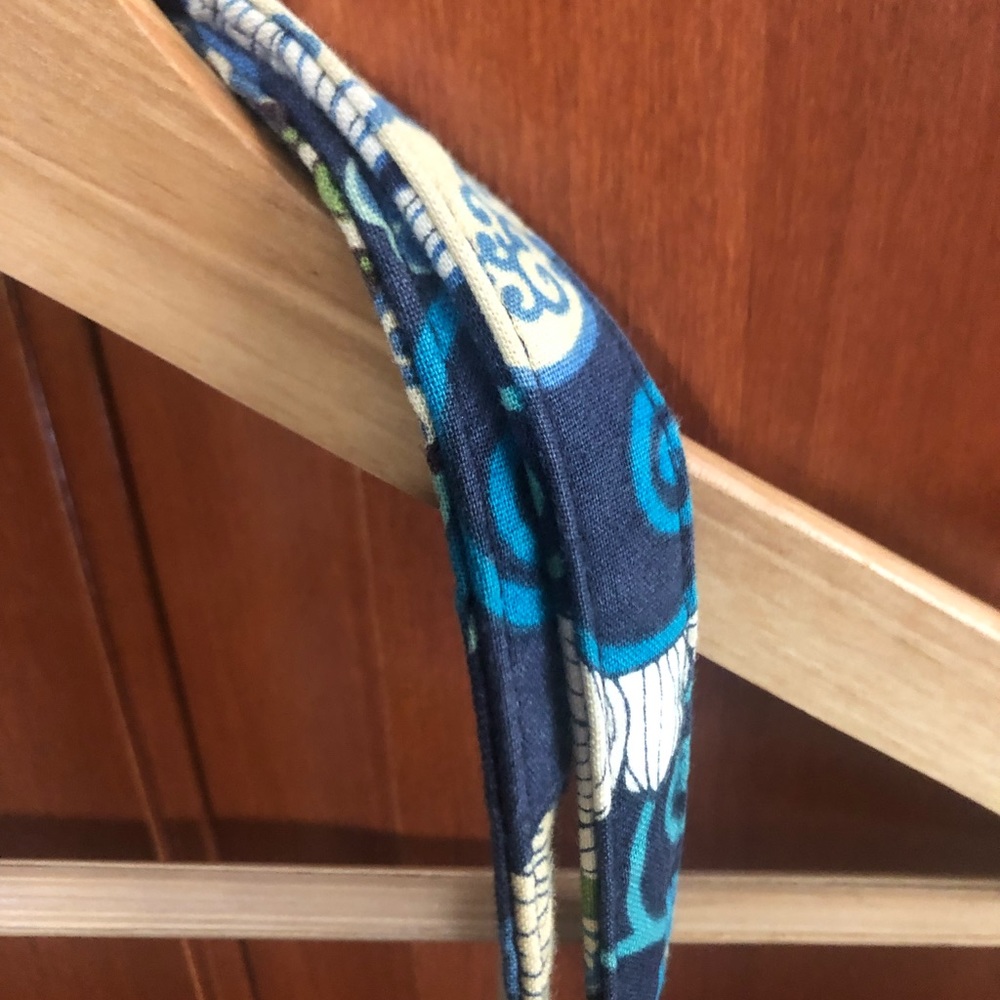 Vera Bradley Blue Flower Print in Villager Style Purse - Picture 4 of 9